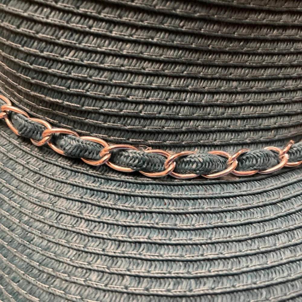 Sunhat - Picture 2 of 2